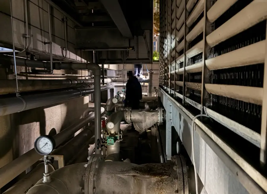 岡山市 施設 湧水槽・圧送管内 定期清掃 湧水槽・圧送管まわりの清掃作業